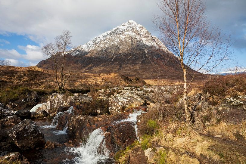 Buachaille Etive Mor, rivier Etive, watervallen, Lochaber, Scotlan van Arch White