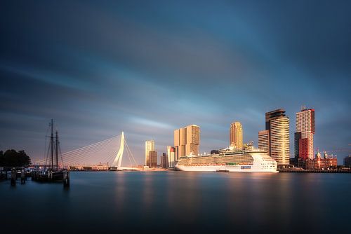 Cruise ship "Independence of the Seas" at the Wilhelminapier in Rotterdam by Niels Dam