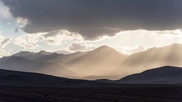 Sonne, Berge, Licht und Regen von Daan Kloeg