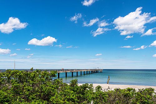 Beach and pier on the Baltic Sea coast in Heiligendamm by Rico Ködder
