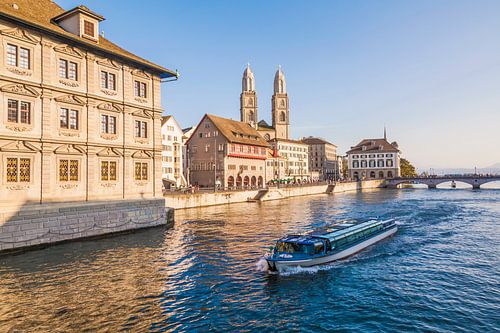 Oude stad van Zürich met de Grossmünster