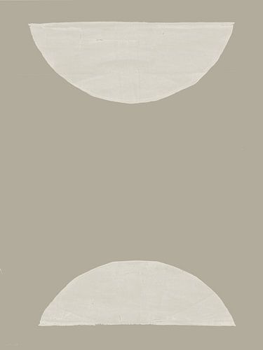 Abstracte vormen in wit op warm grijs.