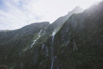 La beauté mystique de Milford Sound sur Ken Tempelers