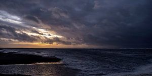 Die Sonne trotzt dem Sturm über Texel von Affect Fotografie