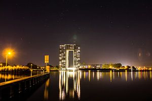 Tasmantoren bij nacht 1 by Iconisch Groningen