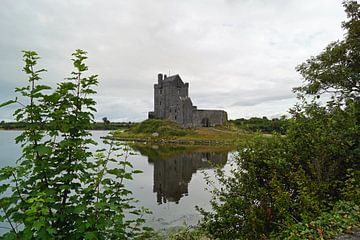 Le château de Dunguaire se dresse près de Kinvara, dans le sud du comté de Galway en Irlande.