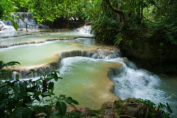 Kouang Si Waterfall by Roland de Zeeuw fotografie