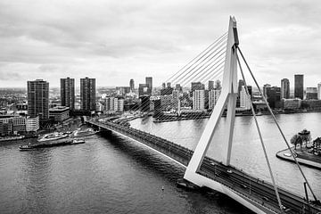 Skyline Rotterdam van Marco de Waal