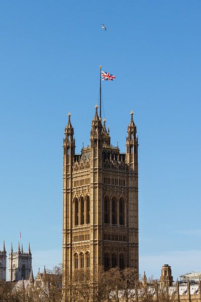 London by Hello Pompoyo