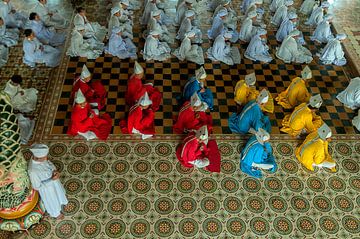 Vietnam: Cao Đài tempel (Tây Ninh) by Maarten Verhees