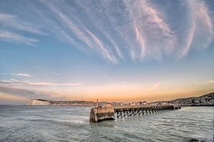 De pier van Le Tréport, Normandië-Frankrijk in het avondlicht.