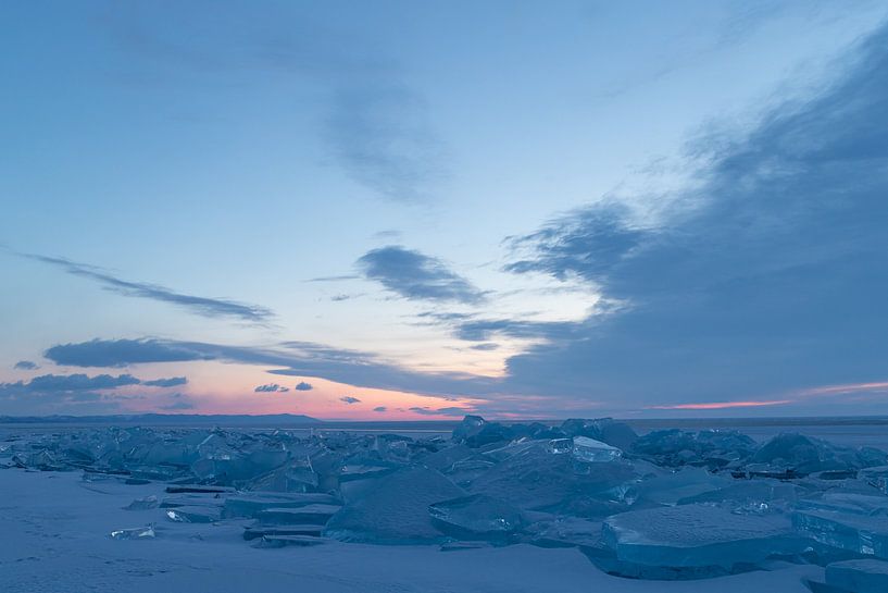 Zonsopkomst aan het Baikalmeer. von Michèle Huge