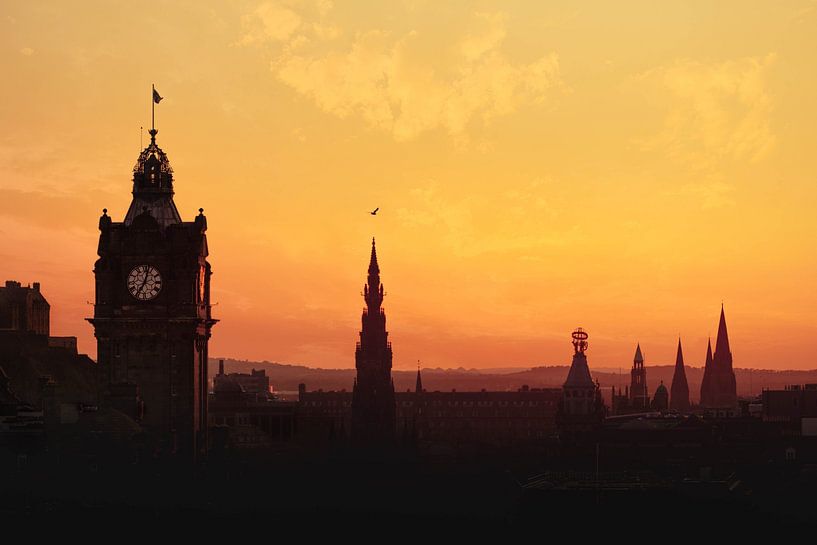 Edinburgh by Hello Pompoyo