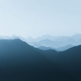 Sunset from mountain peak in Dolomites by Dylan Shu