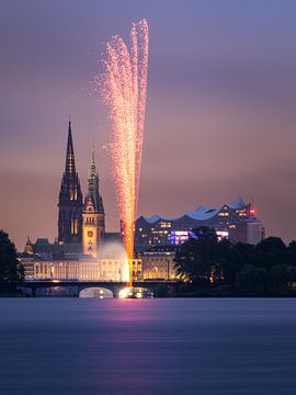 Feux d'artifice sur l'Alster extérieur de Hambourg sur Nils Steiner