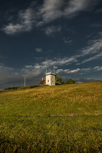 Der Leuchtturm der friesischen Stadt Workum im Abendlicht