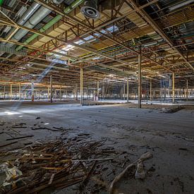 Urbex-foto van verlaten autofabrikantenfabriek van Patrick Beukelman