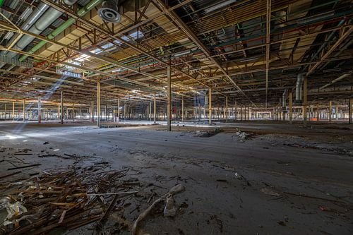 Urbex-foto van verlaten autofabrikantenfabriek
