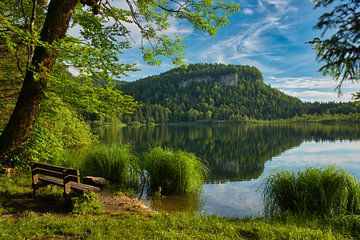 Lac de Bonlieu dans le Jura français sur Tanja Voigt