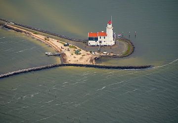 Paard van Marken (lighthouse of the former island of Marken) by Eric Oudendijk