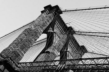 Brooklyn Bridge, New York (schwarz-weiß) von Mark De Rooij