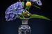 Delfter Blau Vase mit Hortensien und Kohlmeise von Marjolein van Middelkoop