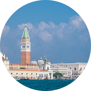 Gezicht op historische gebouwen in Venetië van Rico Ködder