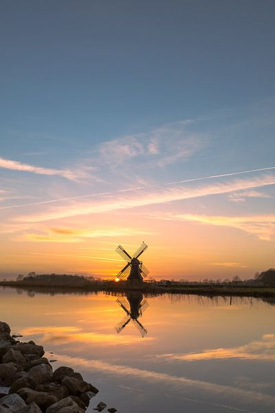 Frisian landscape with the Tjongermolen by ByFoekema Fotografie