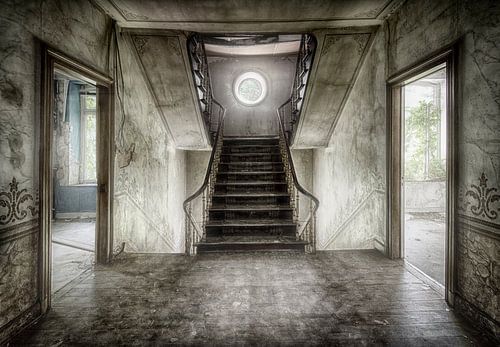 Sfeervol trapportaal oud huis