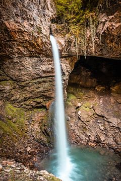 Waterfall by Omri Raviv