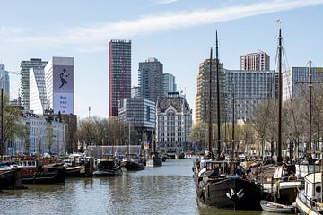 The Haringvliet with a view of the Old Harbour in Rotterdam (landscape) by Rick Van der Poorten