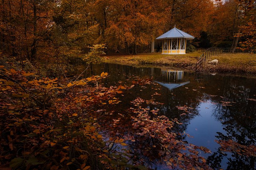 Tea house by peterheinspictures