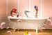 Niedliche Flamingos in der Badewanne von Tonny Verhulst