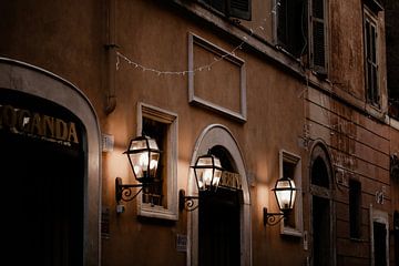 Romeinse straat in de avond