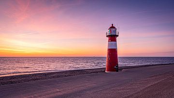 Noorderhoofd lighthouse by Gijs Rijsdijk