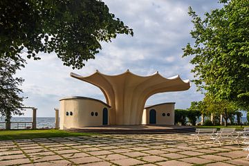 Musikpavillon auf dem Kurplatz in Sassnitz auf der Insel Rügen von Rico Ködder