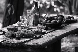 Minimalist picnic table by Art & Soul Creations