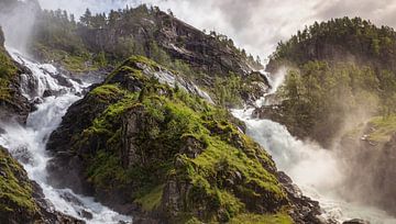 Latefossen  twin waterval in noorwegen