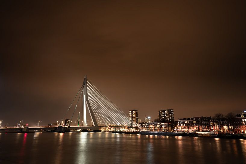 Erasmus bridge in the evening by Jeroen Mikkers