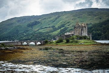 Eilean Donan Castle by Ken Costers