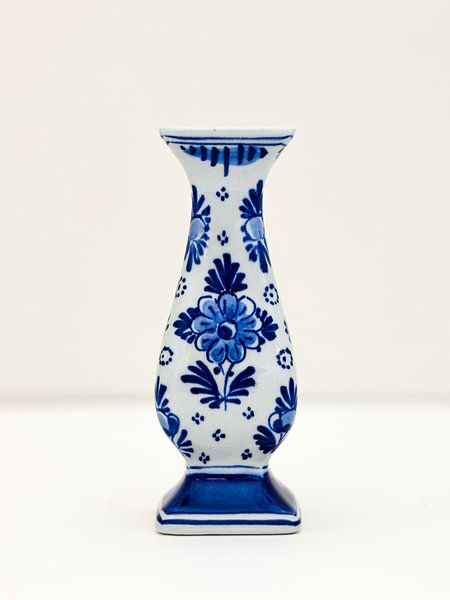 Delfs Blauw vaas 1 van Cobi de Jong