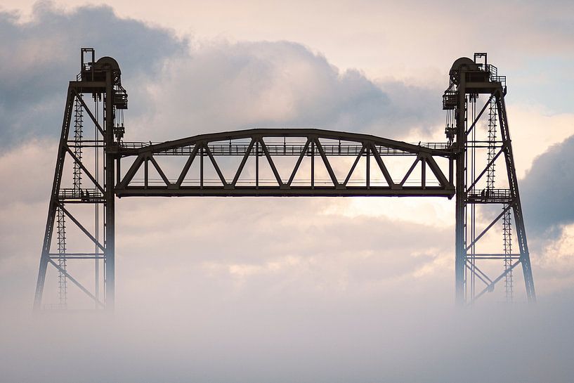 The Hef in fog by Se(iz)e the moment