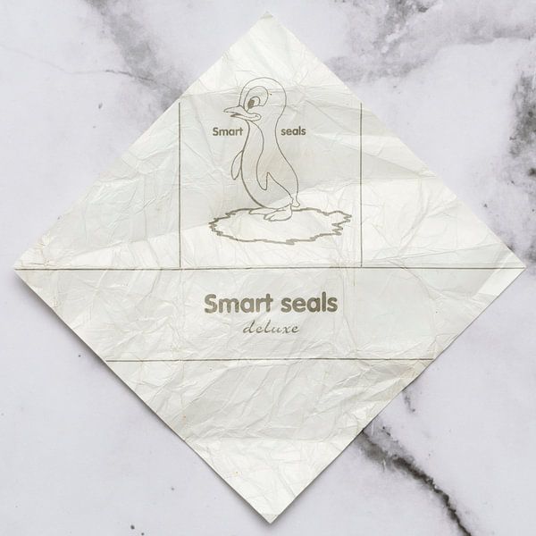 Gnome post smart Seal de luxe 1 on marble by Floris Kok