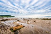 strand en lucht op Arran in Schotland van Rob IJsselstein thumbnail