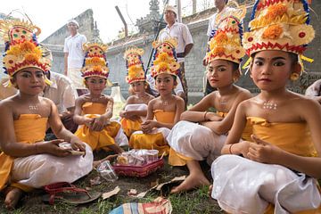 Danseurs à Lovina, Bali, Indonésie sur Peter Schickert