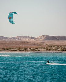 Kitesurfer on the coast of Egypt by Yorick Leusink