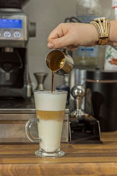 koffie maken van Lisenka Pauw