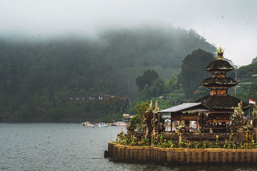 Bali by Hello Pompoyo