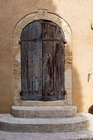 Oude houten deur in de Provence