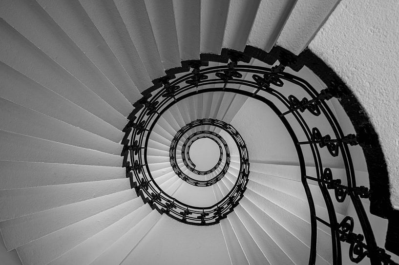 Architecturale elegantie - perspectieven in het trappenhuis van Karsten Rahn